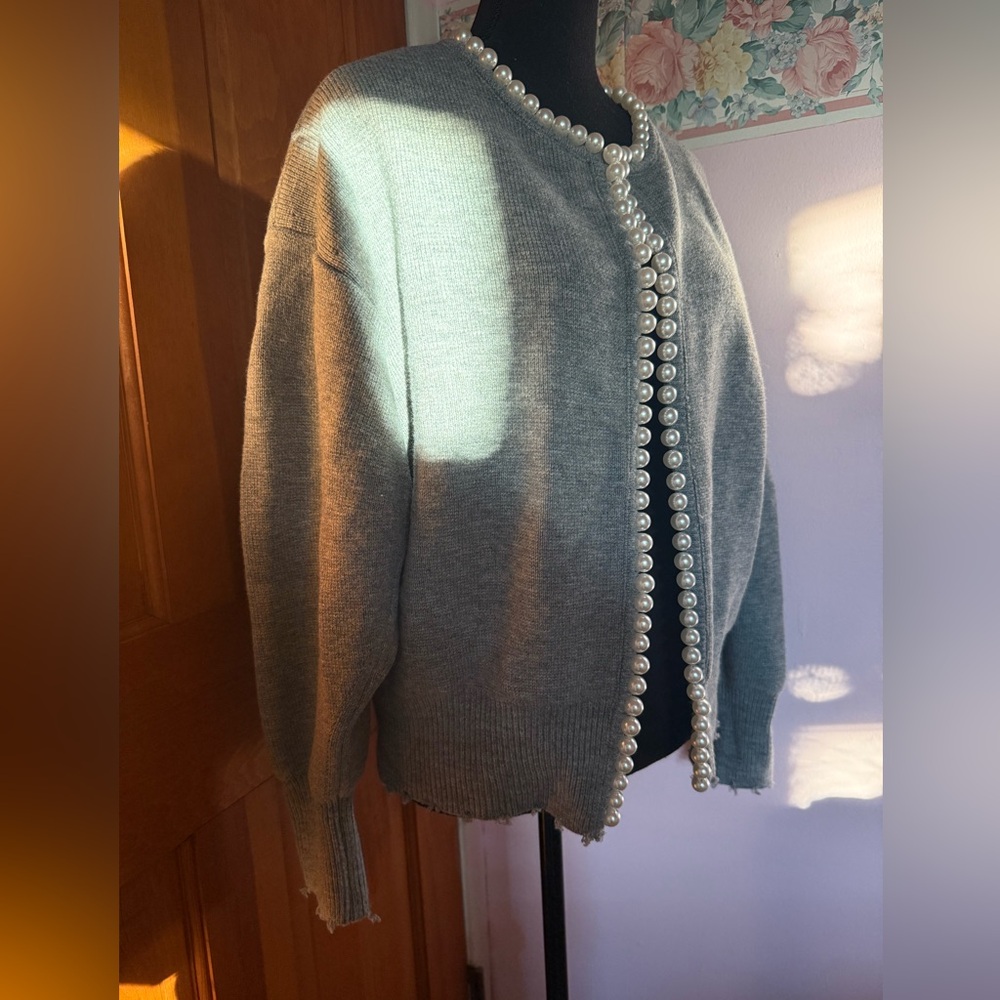 Commense Pearl Trim Ripped Hem Cardigan - Picture 5 of 16